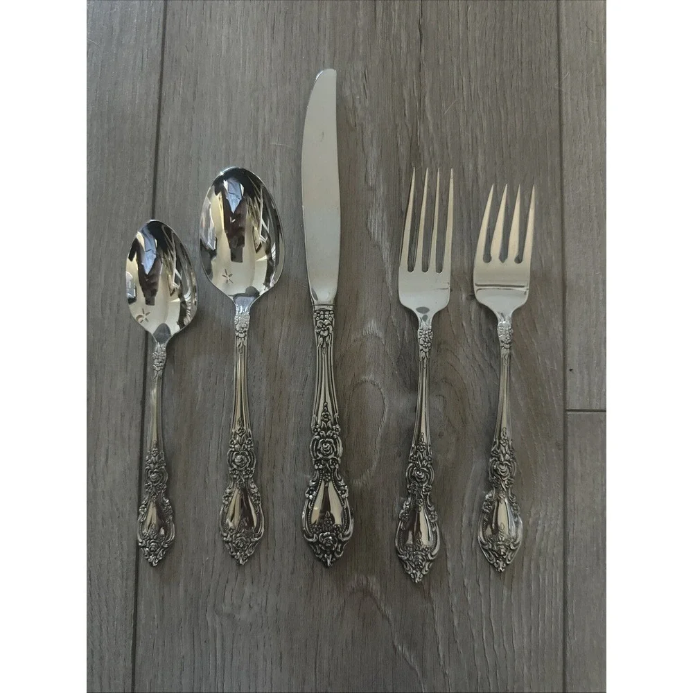 Oneida Stainless Flatware - WORDSWORTH -  5pc‎ Place Setting -  Looks New